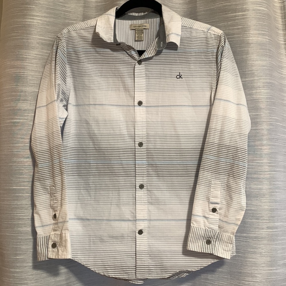𝅺CALVIN Klein Woman’s Button Down, Large